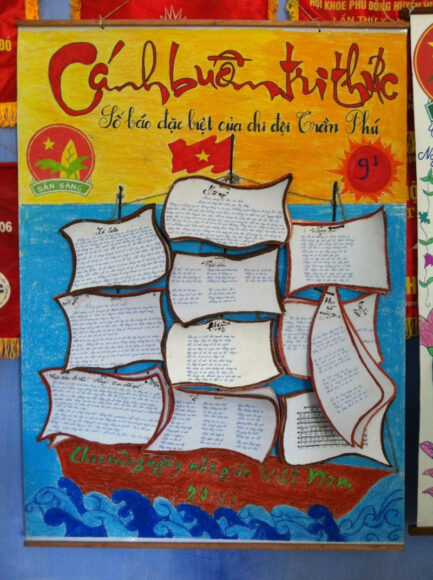 Mẫu báo tường độc đáo