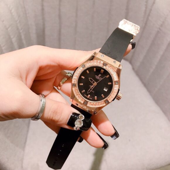 Mẫu đồng hồ Hublot nữ