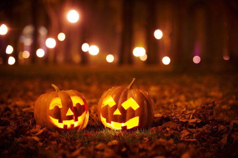 ảnh bìa Halloween 2 quả bí ngô thắp sáng