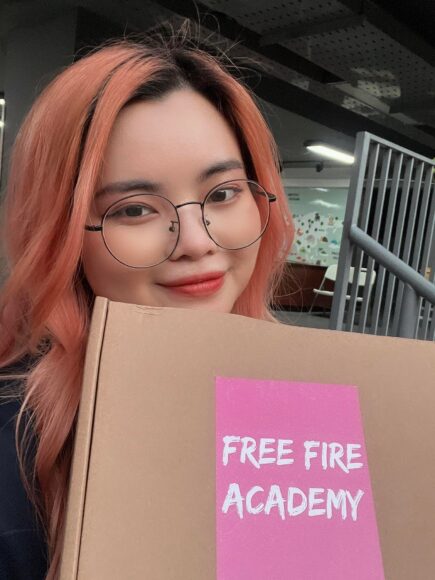 hình ảnh kamui khoe quà