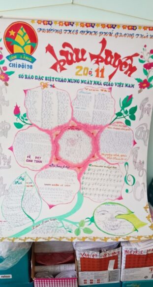 hình báo tường kỷ niệm cuối cấp