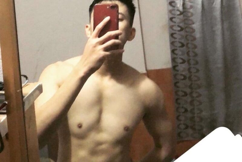 hình trai 6 múi che mặt quyến rũ