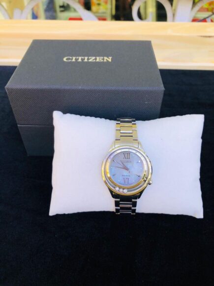 mẫu đồng hồ đeo tay nữ citizen