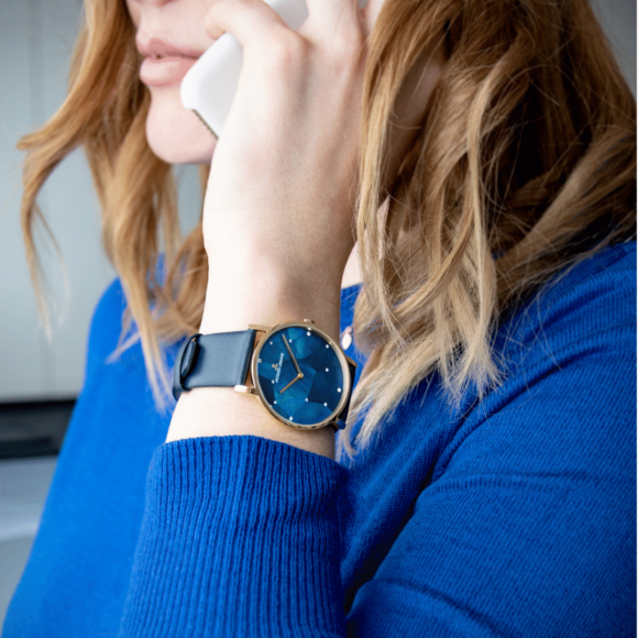 mẫu đồng hồ đeo tay nữ màu xanh