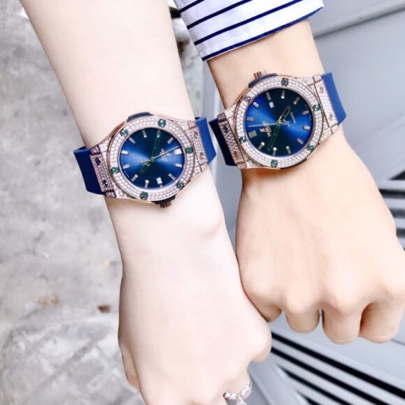 mẫu đồng hồ hublot đôi màu xanh