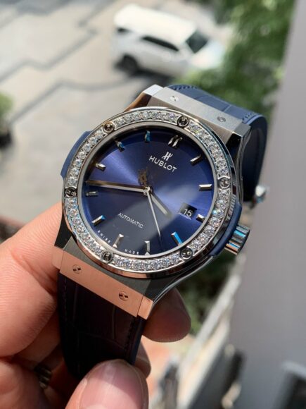 mẫu đồng hồ hublot xanh kim cương