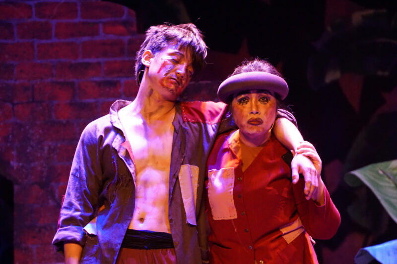 Ảnh Thị Nở và Chí Phèo trên sân khấu