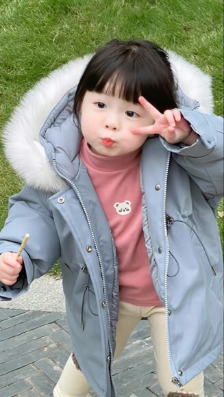 Ảnh chu mỏ của em bé