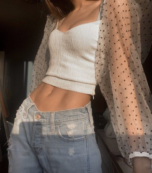 Ảnh eo thon che mặt cơ bụng đẹp da nâu