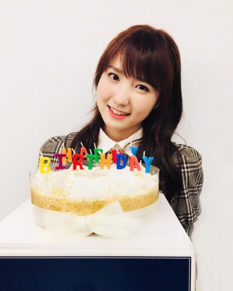 Ảnh gái đẹp Hàn Quốc chúc mừng sinh nhật