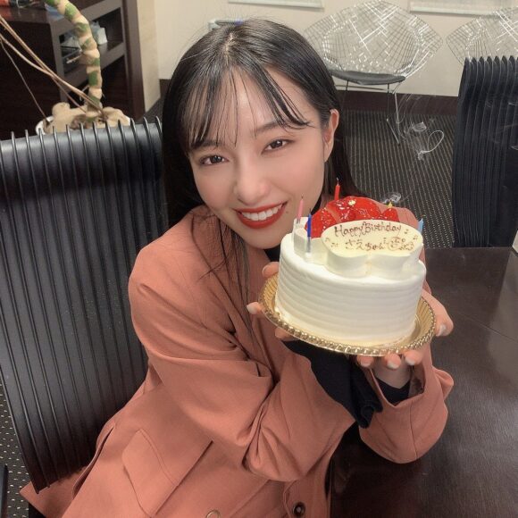 Ảnh gái đẹp chúc mừng sinh nhật đẹp