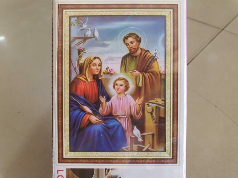 Ảnh gia đình Thánh Gia được in