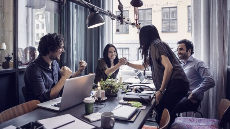 Ảnh khởi nghiệp cùng đồng đội