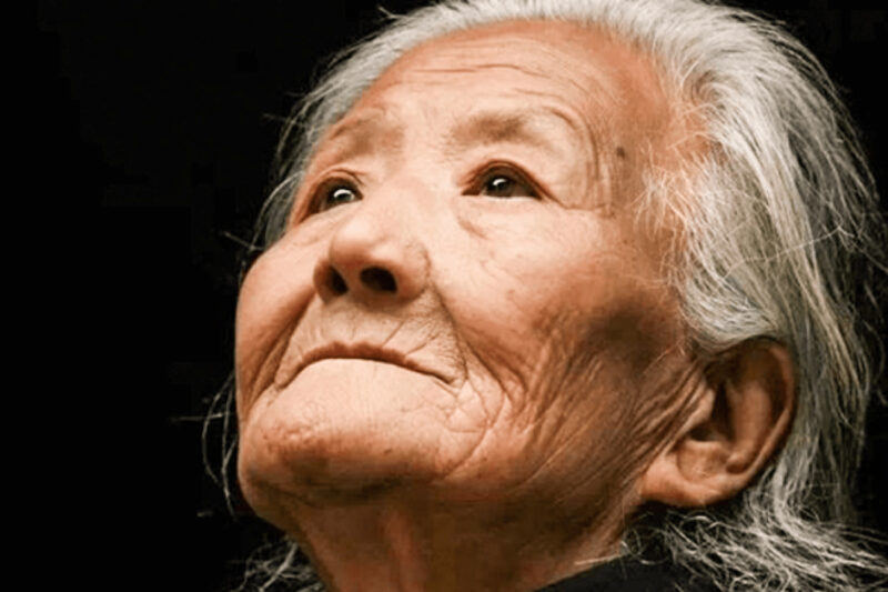 Ảnh mẹ già đẹp