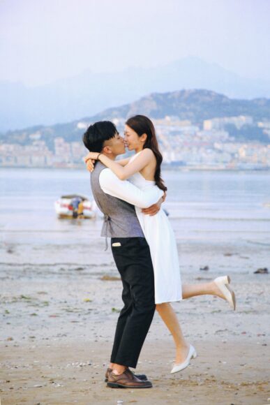 Ảnh ôm người yêu đáng yêu