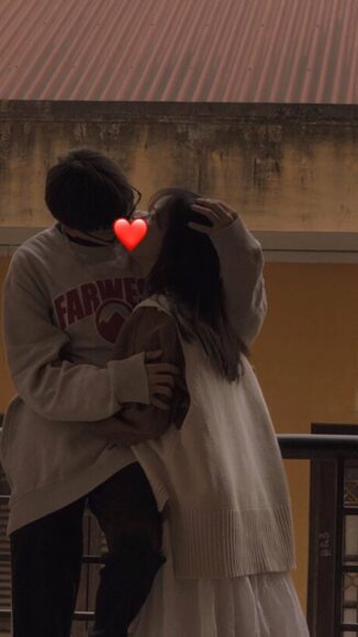 Ảnh ôm người yêu tình cảm