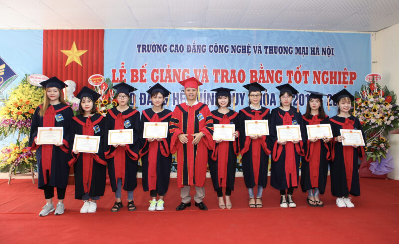 Ảnh tốt nghiệp cao đẳng