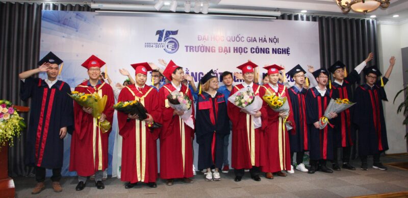 Ảnh tốt nghiệp đại học Quốc Gia Hà Nội
