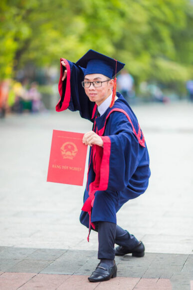 Chụp ảnh tốt nghiệp đại học nam