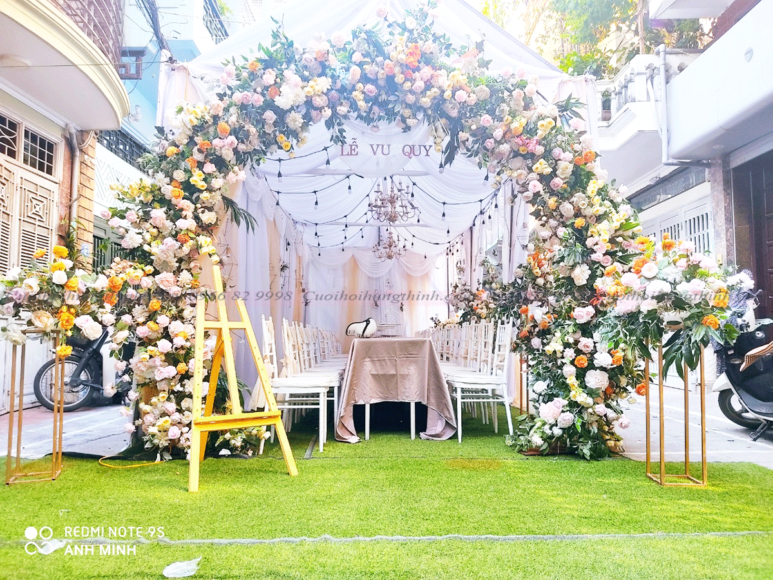 Cổng hoa đám cươi tròn