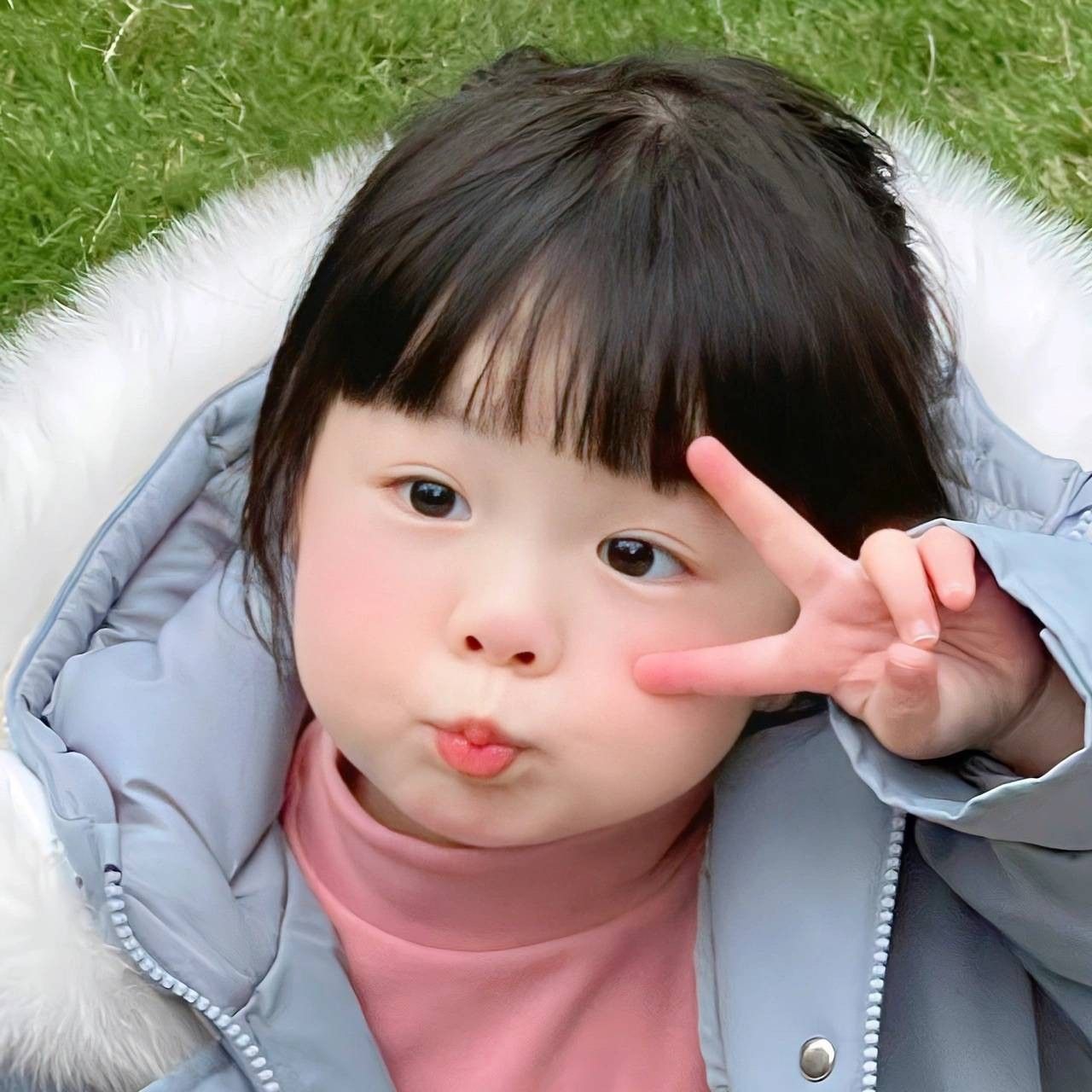 20 Hình ảnh em bé dễ thương siêu cute đẹp như thiên thần làm hình nền