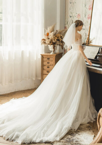 Hình ảnh cô dâu đẹp quay lưng