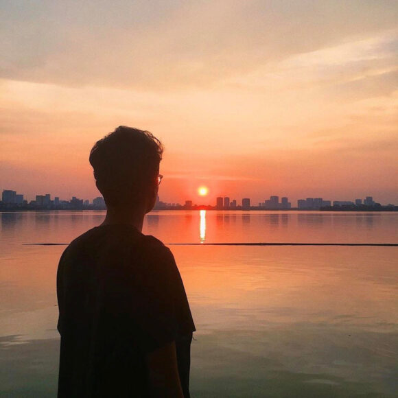 Hình ảnh hoàng hôn cô đơn