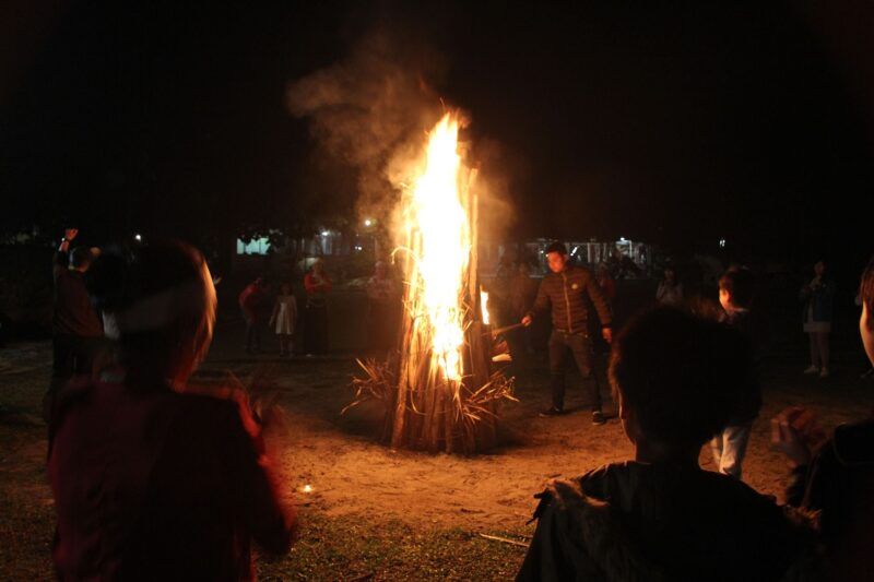 Hình ảnh ngọn từ củi