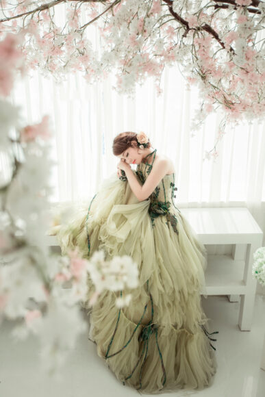 Hình cô dâu đơn mặc váy xanh đẹp