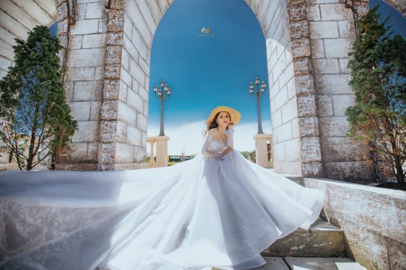 Hình cô dâu đơn phong cách hiện đại