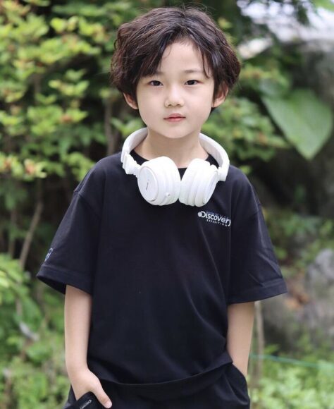 Hình em bé Hàn Quốc đáng yêu