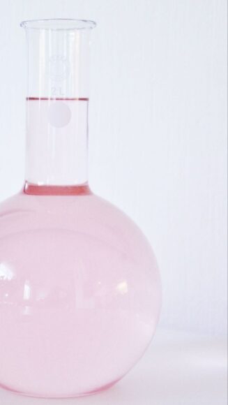 Hình nền Hóa Học lọ hóa chất màu hồng