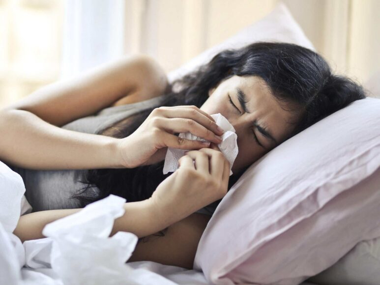 Hình ốm nhăn mặt