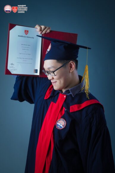 Hình tốt nghiệp siêu ngầu