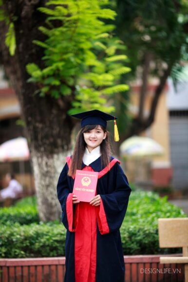 Hình tốt nghiệp tại trường học
