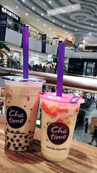 Hình trà sữa tự chụp trong siêu thị