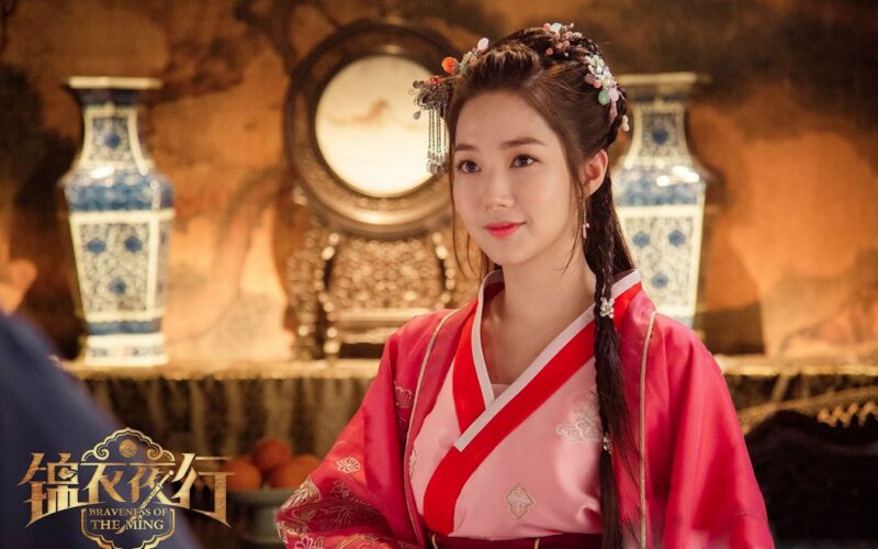 ảnh cổ trang Trung Quốc nữ tiểu thư mặc áo hồng