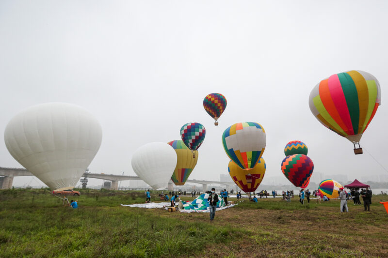 ảnh khinh khí cầu chuẩn bị bay