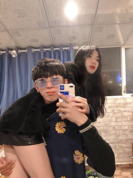 ảnh người yêu đẹp trước gương