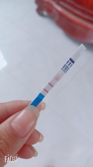 ảnh que thử thai 2 vạch chụ rõ 2 vạch