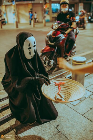 ảnh vô diện cosplay ăn xin