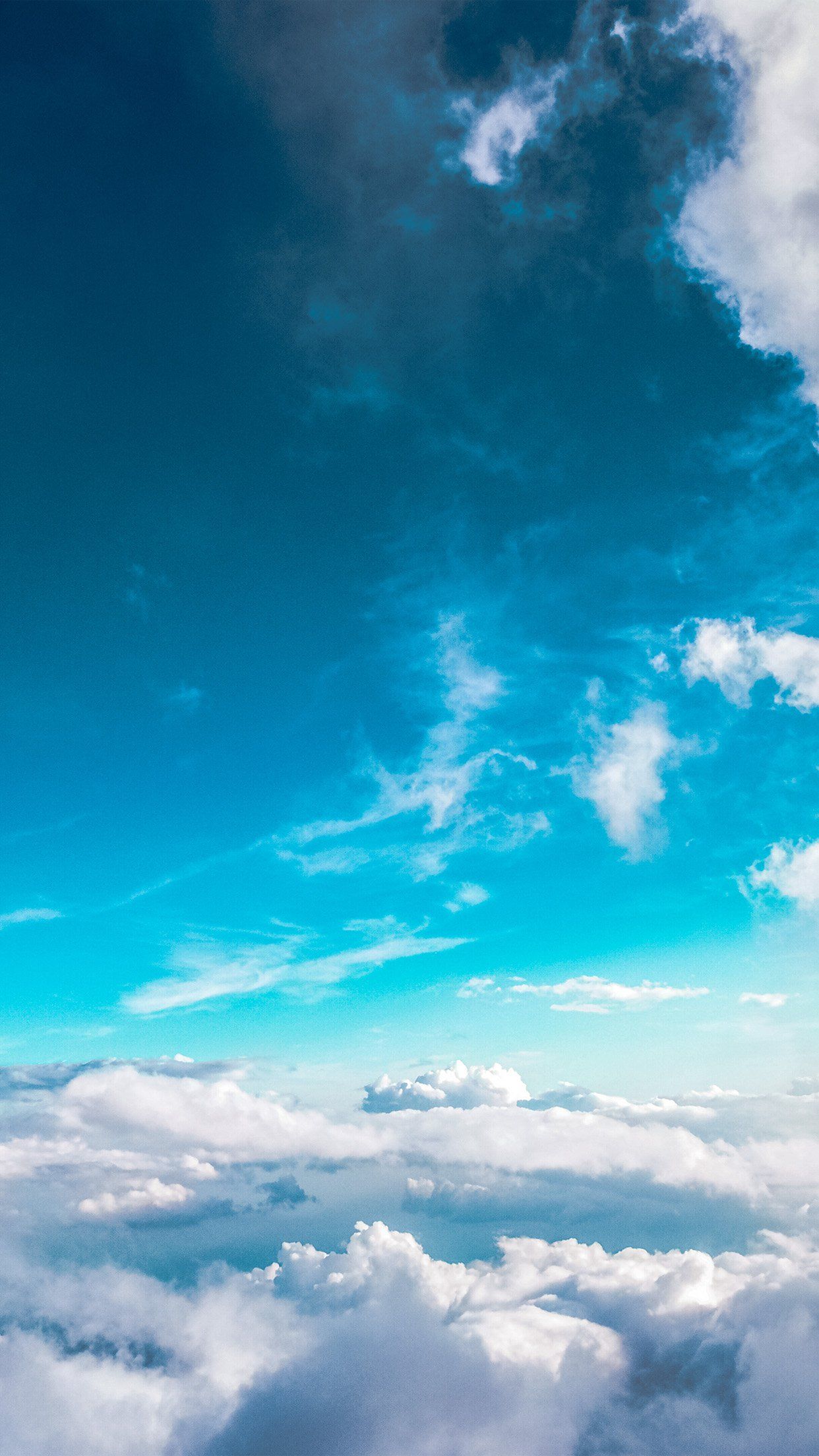 Hình nền sky với những khung cảnh thiên nhiên tuyệt đẹp và trời xanh mây trắng sẽ mang đến cho cuộc sống của bạn cảm giác tươi mới và thoải mái. Công nghệ sắc nét giúp bạn đắm chìm trong khoảng trời mênh mông mà không cần phải ra ngoài.