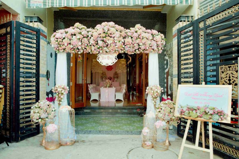 cổng hoa cưới đẹp hoa lụa venus