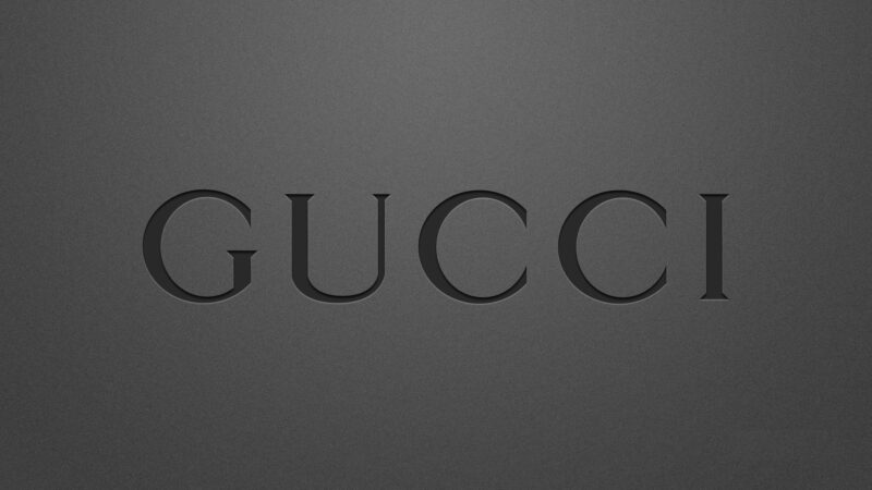hình Gucci nền đen tối giản