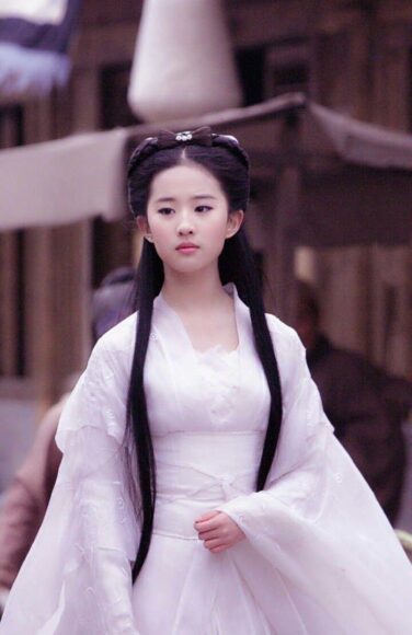 hình ảnh cổ trang Trung Quốc mặc trang phục màu trắng