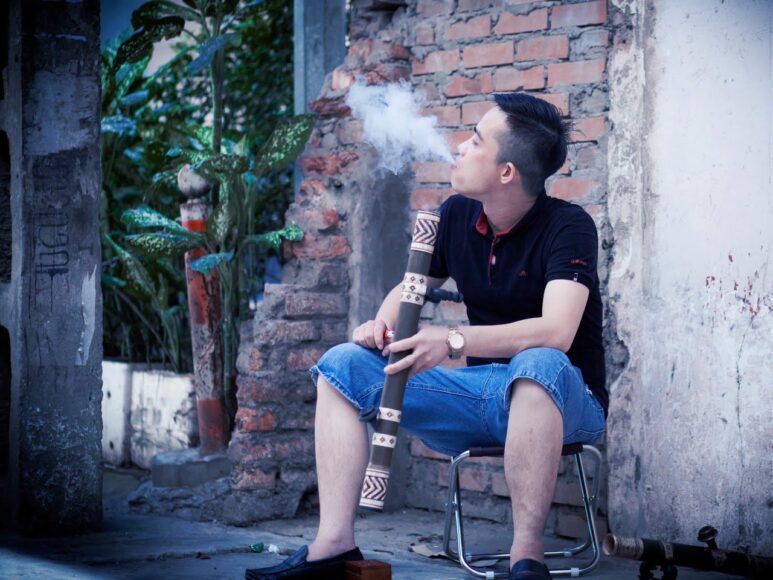 Hình ảnh hút thuốc lào đẹp