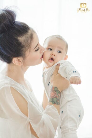 hình ảnh mẹ và bé đáng yêu