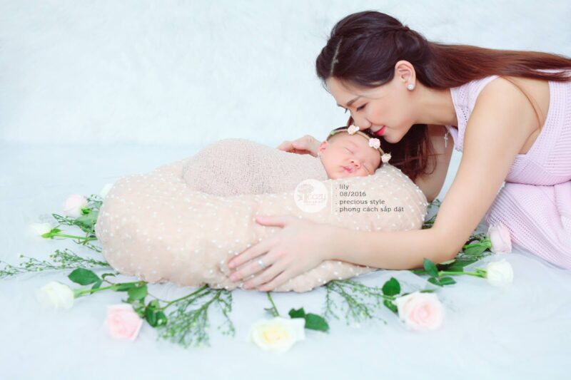 hình ảnh mẹ và bé phong cách