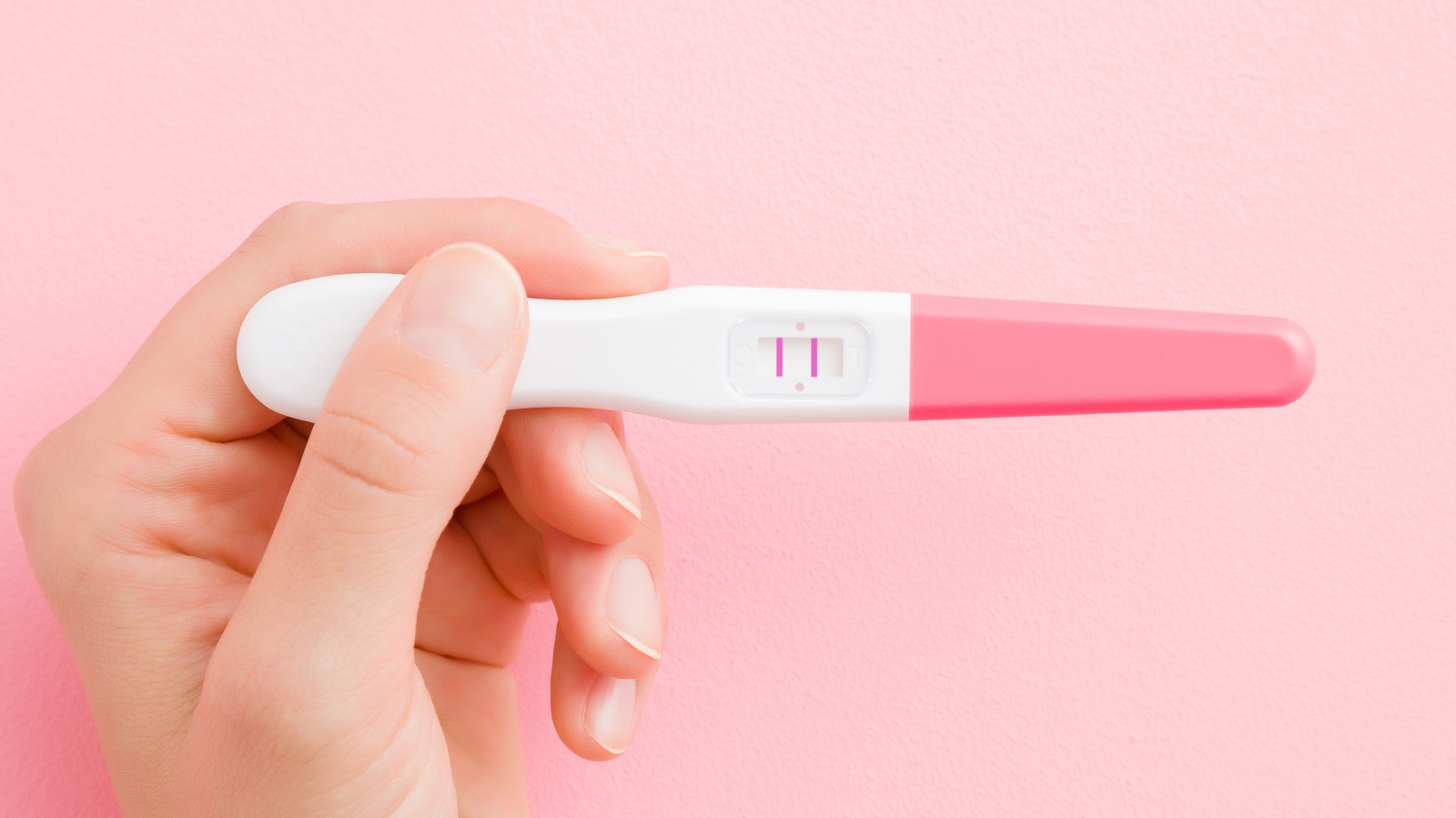 Que thử thai đang là lựa chọn số 1 của các chị em phụ nữ hiện nay để kiểm tra sự có thai. Hãy cùng xem hình ảnh que thử thai chất lượng cao với khả năng xác định nhanh chóng và chính xác cơ hội có thai của bạn. Đây là công cụ không thể thiếu trong túi đồ của phụ nữ.