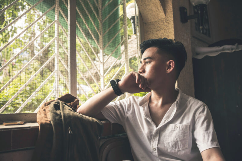 hình bất lực tuổi trẻ